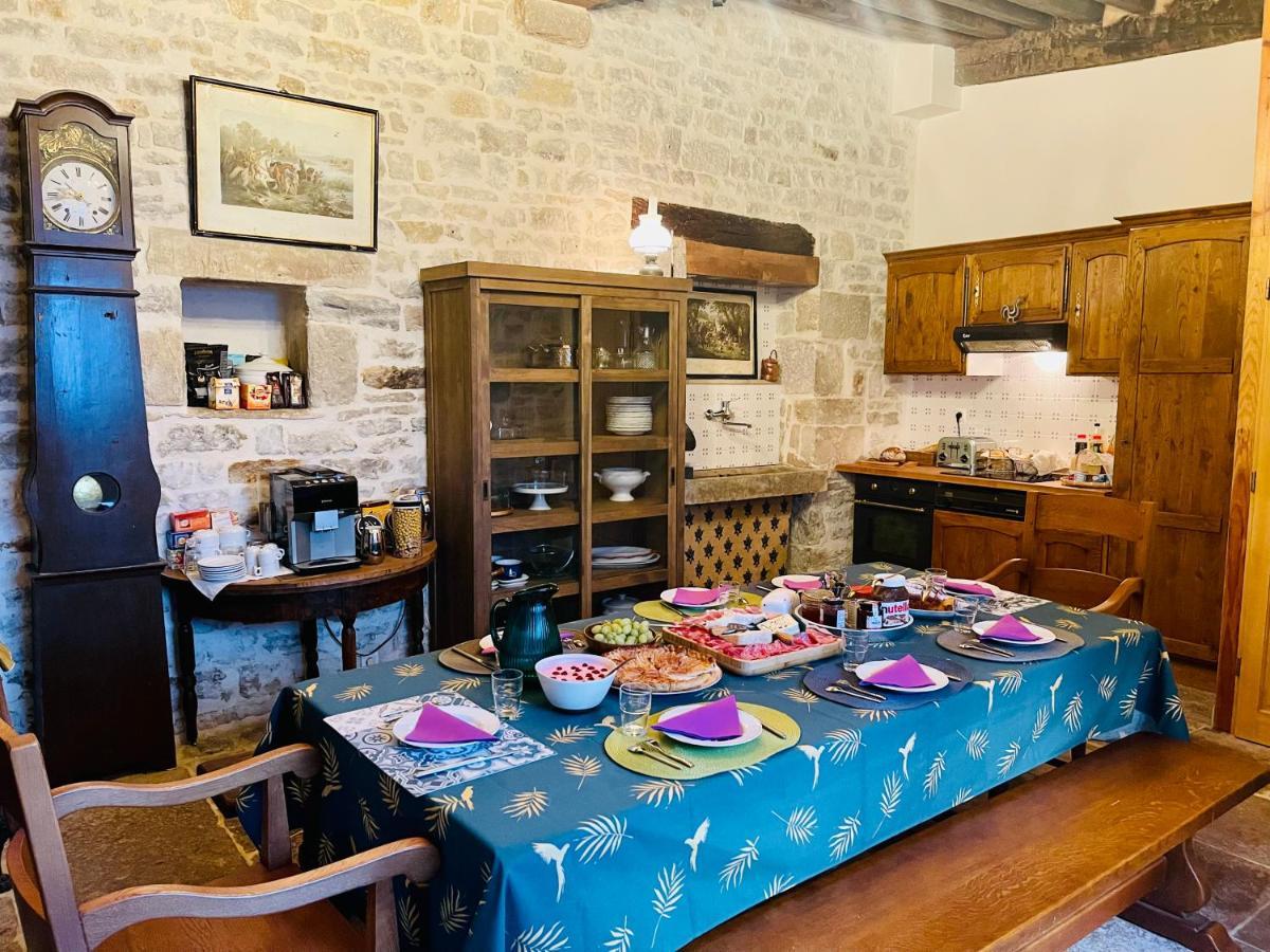 Manoir Saint-Pierre Bed & Breakfast Villersexel Exterior foto